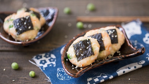 Chả tôm vốn đã ngon, thêm nguyên liệu này càng hấp dẫn bội phần