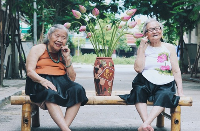 Báo hiếu thời hiện đại, ở nhà với con cháu hay viện dưỡng lão?