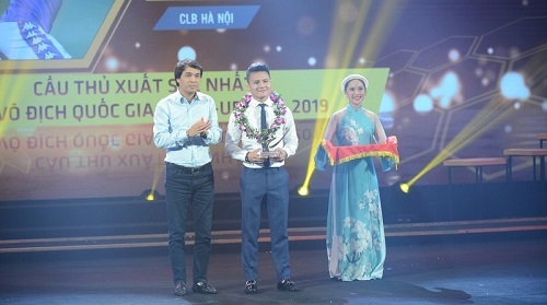 Tin tức thể thao mới nóng nhất ngày 7/11/2019: Quảng Hải đoạt giải Cầu thủ xuất sắc nhất V-League