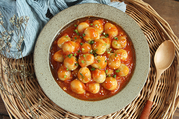 Cầu kì làm gì, trứng cút nấu thế này cũng đủ ngon rồi