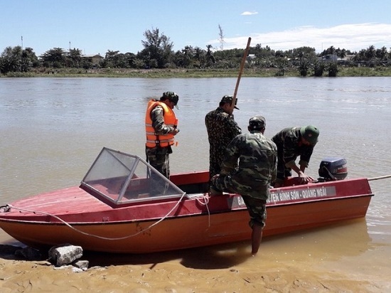 Nghi vấn nam sinh lớp 10 nhảy cầu tự tử vì buồn chuyện gia đình