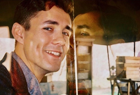 “Lóa mắt” trước loạt ảnh trai đẹp lai hai dòng máu hóa thân thành hoàng tử trong Nàng tiên cá