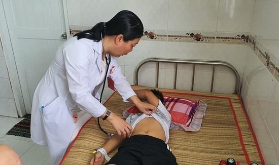 Cần Thơ: Nghi án mẹ pha thuốc trừ cỏ vào nước uống khiến 5 mẹ con nhập viện vì ngộ độc