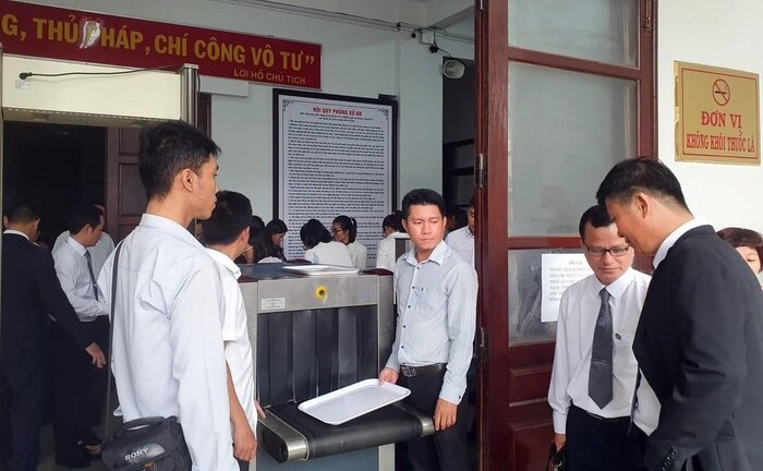 Từ phiên tòa xét xử luật sư Trần Vũ Hải, bàn về nội quy một phiên tòa