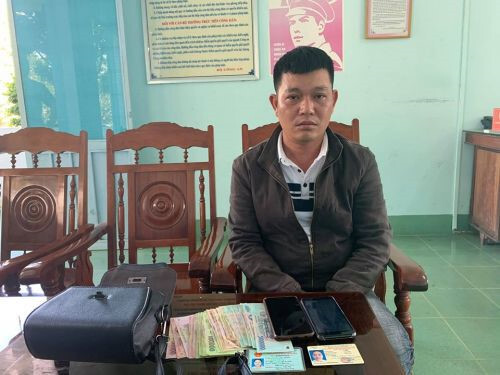 Bị đưa clip đang trộm tiền trong bệnh viện lên Facebook, nghi phạm ra đầu thú