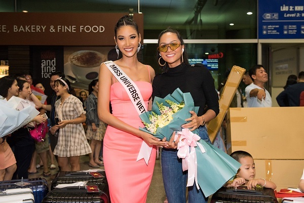 H’hen Nie xinh đẹp cá tính đến tiễn Hoàng Thùy dự thi Miss Universe 2019