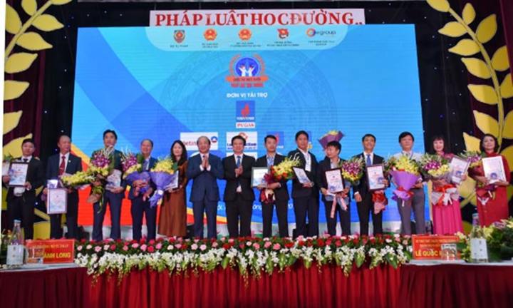 Ngân hàng thương mại cổ phần công thương Việt Nam – Vietin Bank đồng hành cùng cuộc thi “Pháp luật học đường” 