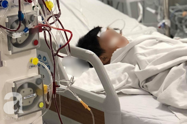 Bé trai suýt chết vì học 