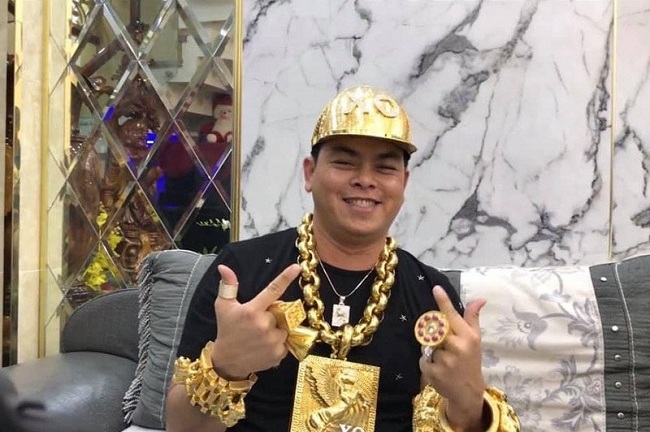Truy tố đại gia đeo vàng giả Phúc XO, chuyển hồ sơ lên TAND TP.HCM