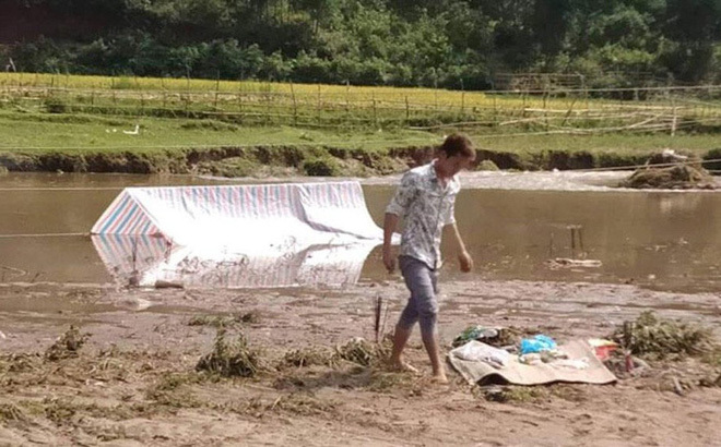 Vụ thi thể người đàn ông dưới suối: Nạn nhân bị chém 3 nhát ở cổ