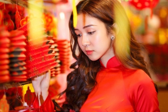 Ngắm vẻ đẹp hoàn mỹ và thành tích khủng của nữ sinh 10X là hoa khôi, MC