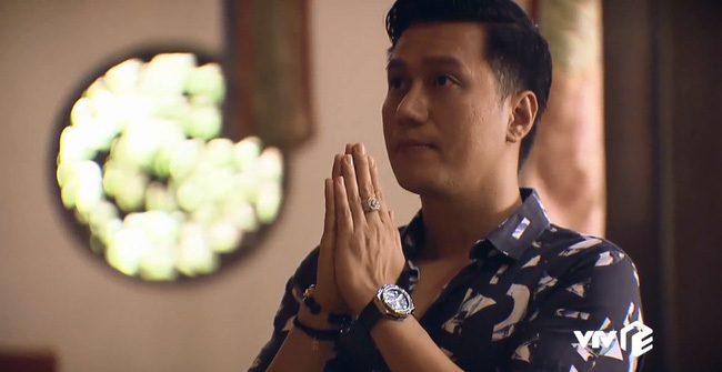 Sinh tử tập 24: Vũ cầm cả xấp tiền lên chùa sám hối mong đầu xuôi đuôi lọt