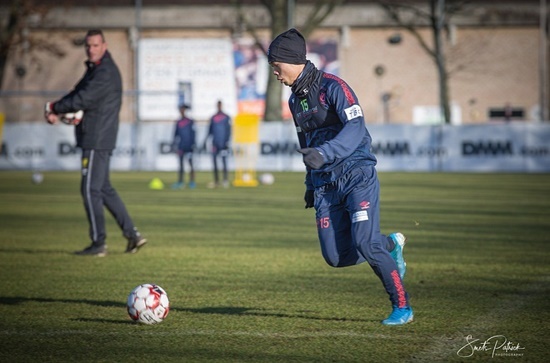 Công Phượng hăng say tập luyện cùng đồng đội ở CLB Sint-Truidense