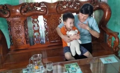 Ban đầu chỉ dùng vì đã bế tắc, nào ngờ tôi lấy lại được giọng nói trong sáng sau gần một năm khản tiếng, hụt hơi 