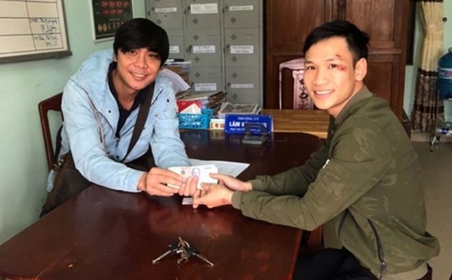 Nhặt được ví tiền, cán bộ văn hóa xã lên mạng xã hội tìm người đánh rơi