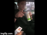 Giữa nghi vấn lộ clip nóng, Văn Lâm đăng video