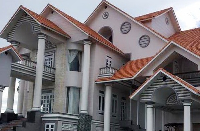 Vụ nghi vấn biệt thự