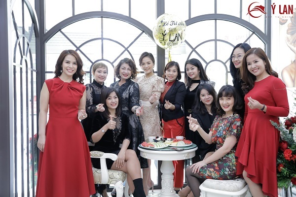 Dàn 'Táo quân' bất ngờ với công nghệ xóa nhăn đuôi mắt mới nhất tại TMV Ý Lan