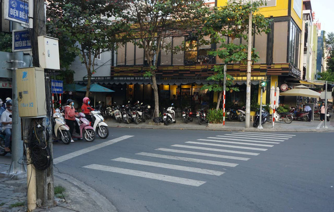 Tin tai nạn giao thông mới nhất ngày 25/12/2019: Nữ sinh viên tử vong dưới gầm xe chở rác