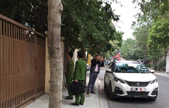 Khám xét nơi ở của Chánh Văn phòng Thành ủy Hà Nội Nguyễn Văn Tứ vừa bị khởi tố