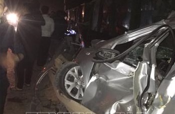 Tin tai nạn giao thông mới nhất hôm nay 30/12/2019: Kinh hoàng tàu hỏa tông taxi, tài xế tử vong tại chỗ