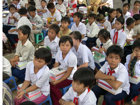 Trường quê: Vẫn loạn thu đủ loại quỹ như... mọi năm