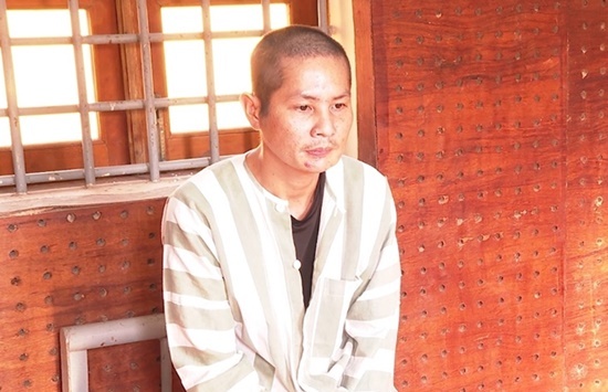 Vợ đánh bạc thua tiền, chồng cầm dao sát hại rồi uống thuốc sâu tự tử