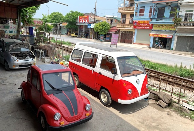 Cậu học sinh Nam Định chế ô tô chạy bằng năng lượng mặt trời chở được 12 người