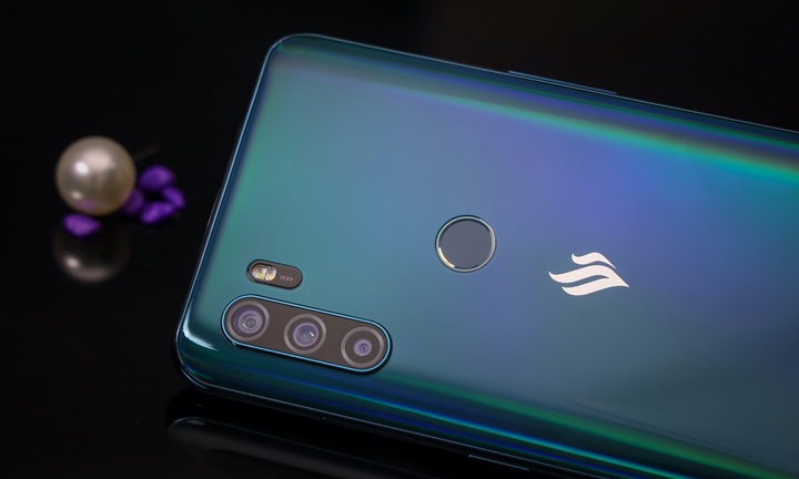 VinSmart công bố “Bộ sưu tập đá quý” Vsmart Active 3 