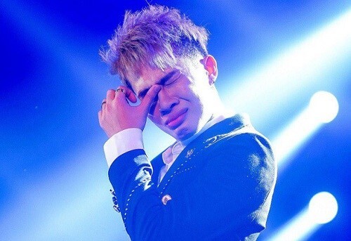 Tin tức giải trí mới nhất ngày 5/1: Lộ clip Jack bật khóc khi tâm sự cùng người thân