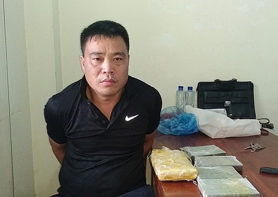 Tin tức pháp luật mới nhất ngày 6/1/2020: Bắt quả tang đối tượng vận chuyển 4 bánh heroin và 6000 viên ma túy