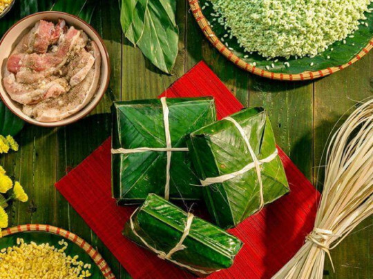 Bánh chưng bất ngờ tăng giá vì thịt lợn