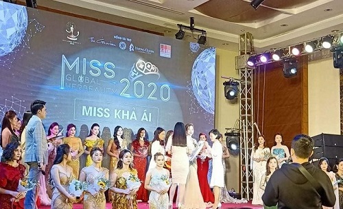 Tin tức giải trí mới nhất ngày 6/1: Kiểm tra đột xuất, phát hiện cuộc thi hoa hậu