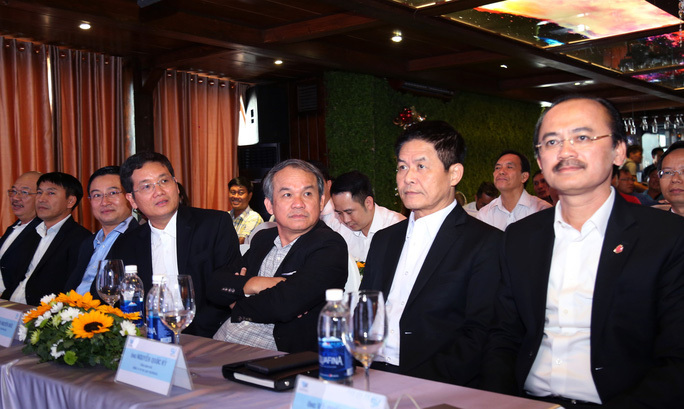 Bầu Thắng, bầu Đức