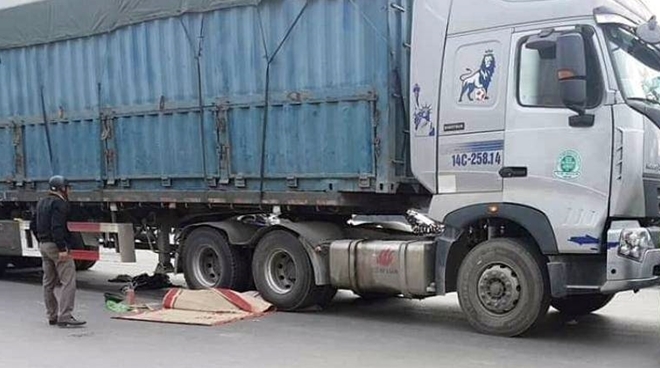 Tin tai nạn giao thông mới nhất ngày 8/1/2020: Xe tải đâm tử vong người đi xe đạp nhặt ve chai