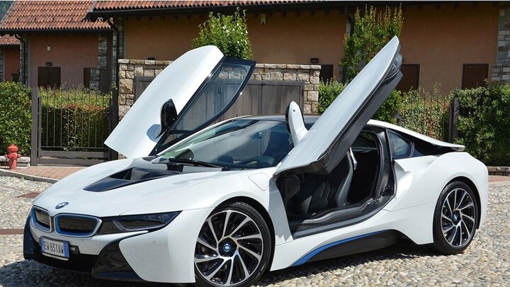 BMW bị chính đối thủ đồng hương “hất cẳng” khỏi vị trí ngôi đầu thị trường ôtô xa xỉ