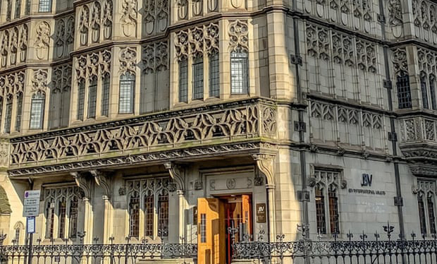 Ngân hàng siêu an toàn chỉ phục vụ giới tỷ phú ở Anh có gì đặc biệt?