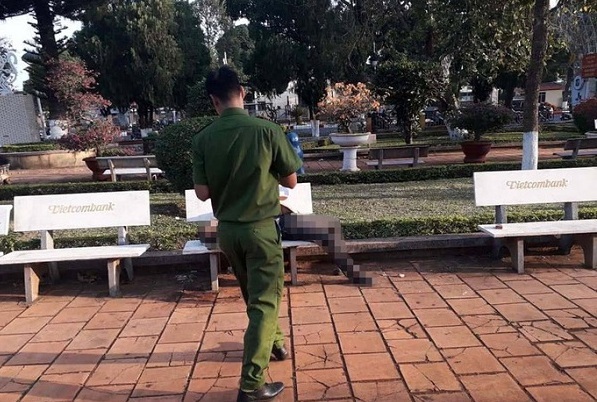 Tin tức thời sự mới nóng nhất hôm nay 20/1/2020: Người đàn ông tử vong bất thường ở ghế đá hoa viên