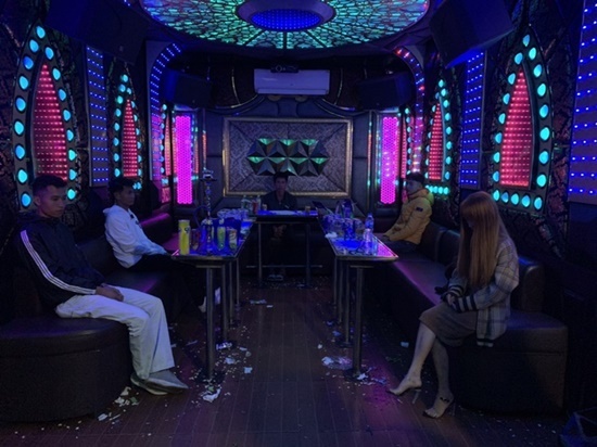 Tin tức pháp luật mới nhất ngày 23/1/2020: Bắt quả tang chủ quán karaoke sử dụng ma túy trong phòng hát