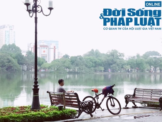 Ngắm Hà Nội vắng lặng, nhẹ nhàng mà yêu đến thế sáng mùng 1 Tết Canh Tý