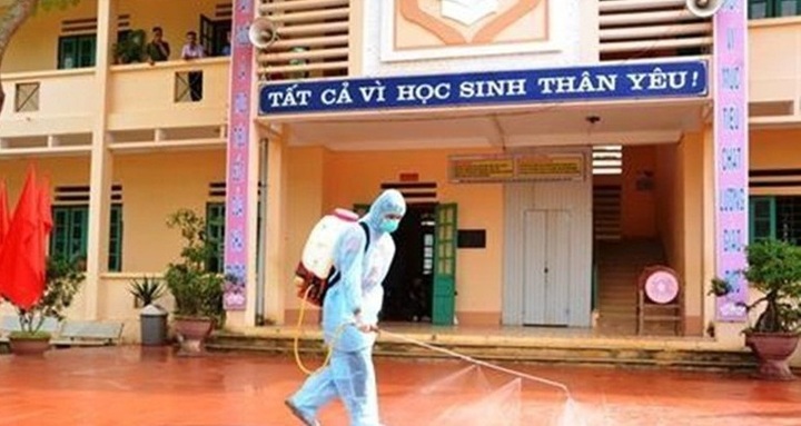Hà Nội: Phun khử trùng cho tất cả 3.000 trường học để phòng, chống dịch do virut corona