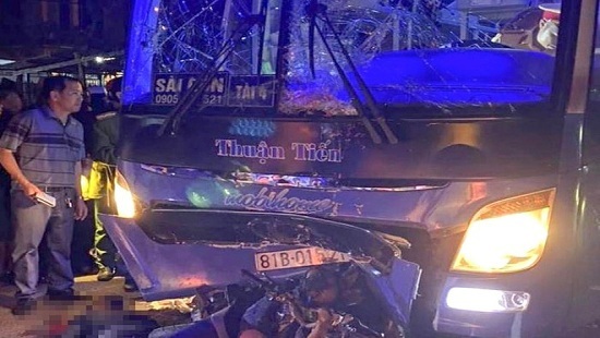 Tin tai nạn giao thông mới nhất ngày 31/1/2020: Đối đầu với xe khách, 3 thanh niên tử vong