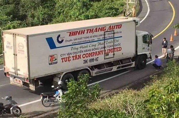 Tin tai nạn giao thông mới nhất ngày 4/2/2020: Va chạm với ôtô, hai người đi xe máy tử vong