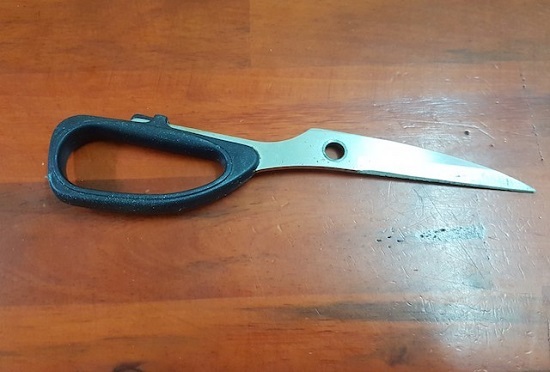 Tin tức pháp luật mới nhất ngày 7/2/2020: Nam thanh niên dùng kéo đâm bạn nguy kịch