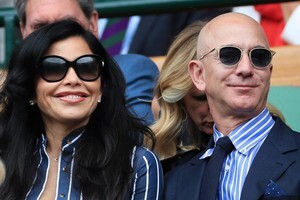 Tỷ phú giàu nhất thế giới chi gần 3.800 tỷ tậu siêu biệt thự để sống cùng người tình