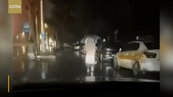 Câu chuyện tình yêu lãng mạn của vợ chồng bác sĩ giữa dịch Covid-19