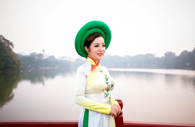 Ngày Valentine, Thúy Nga than thở vì bị trộm cà thẻ tín dụng 4.000 USD