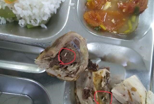 Làm rõ vụ công nhân phản ánh xuất hiện giòi sống trong suất ăn ở Bắc Ninh