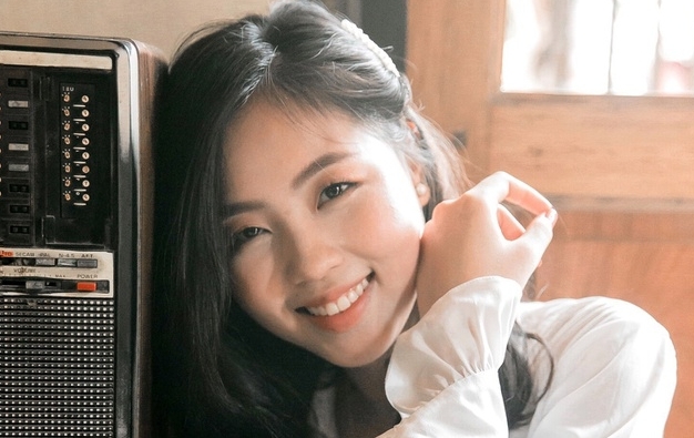 Nữ sinh thế hệ 10X vừa xinh đẹp lại sở hữu bảng thành tích khủng, thành thạo 3 ngoại ngữ