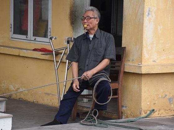 Hải Phòng: Vợ chồng ông lão khuyết tật 10 năm làm 